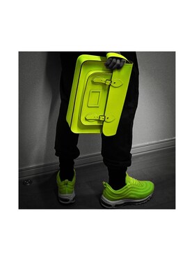 「The Cambridge Satchel Company（ケンブリッジサッチェル）のCLASSICFLUOR014 YELLOW（ショルダーバッグ、イエロー系）」を使った、Hajime_Fujimotoさん（メンズ）の春コーディネート