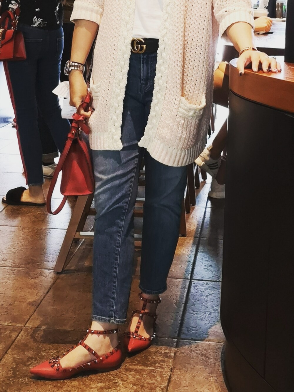 【CHANEL】バングル CCロゴ ピンク ホワイト ジャケットに合う Chanel Pink And white Knit CC Logo Top T-Shirt New With Tags