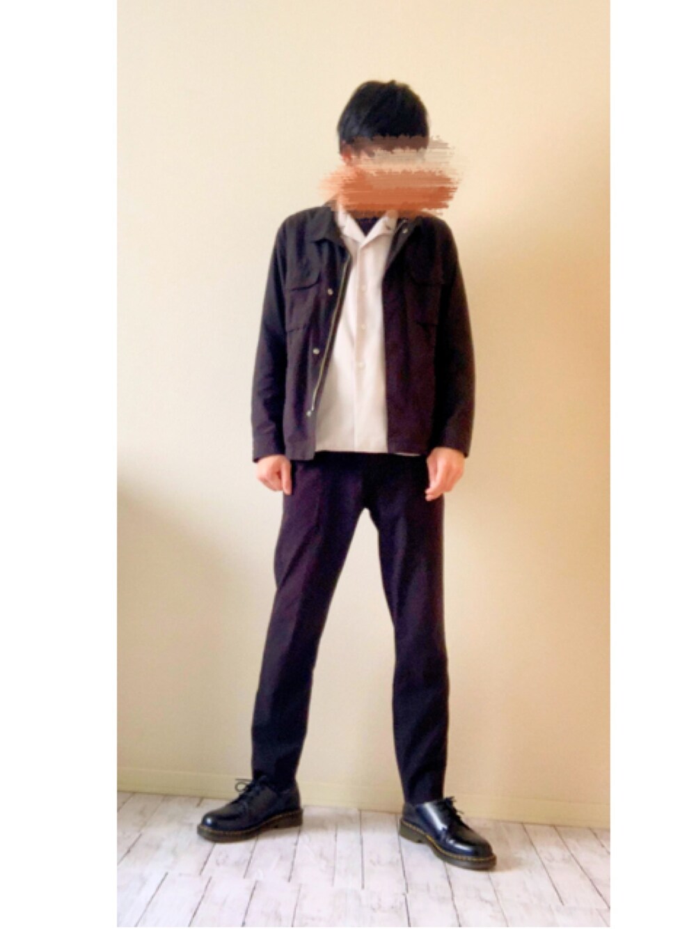 「シンプルコーデ、オトナカジュアル、黒、シャツスタイル、ブラック、オープンカラーシャツ、きれいめコーディネート、お洒落さんとつながりたい、いいね、save、フォローお願いします🤑」｜「Dr. MartensのDr.Martens / ドクターマーチン 1461 3EYE GIBSON SHOE 3ホール ギブソン シューズ（ドレスシューズ、ブラック系）」を使った、たつやさん（メンズ・178cm）の春コーディネートの1枚目の写真