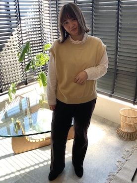 「オフィス」｜「アイテム（スラックス）」を使った、しのじまなみさん（レディース・147cm）の春コーディネート