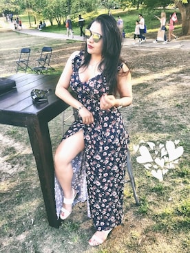 「Lulus（-）のアイテム（シューズ）」を使った、Smita Reddyさん（レディース・168cm）の夏コーディネート