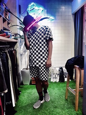 「REMIX（リミックス）のアイテム（パンツ）」を使った、吳俊昇さん（メンズ・168cm）の春コーディネート