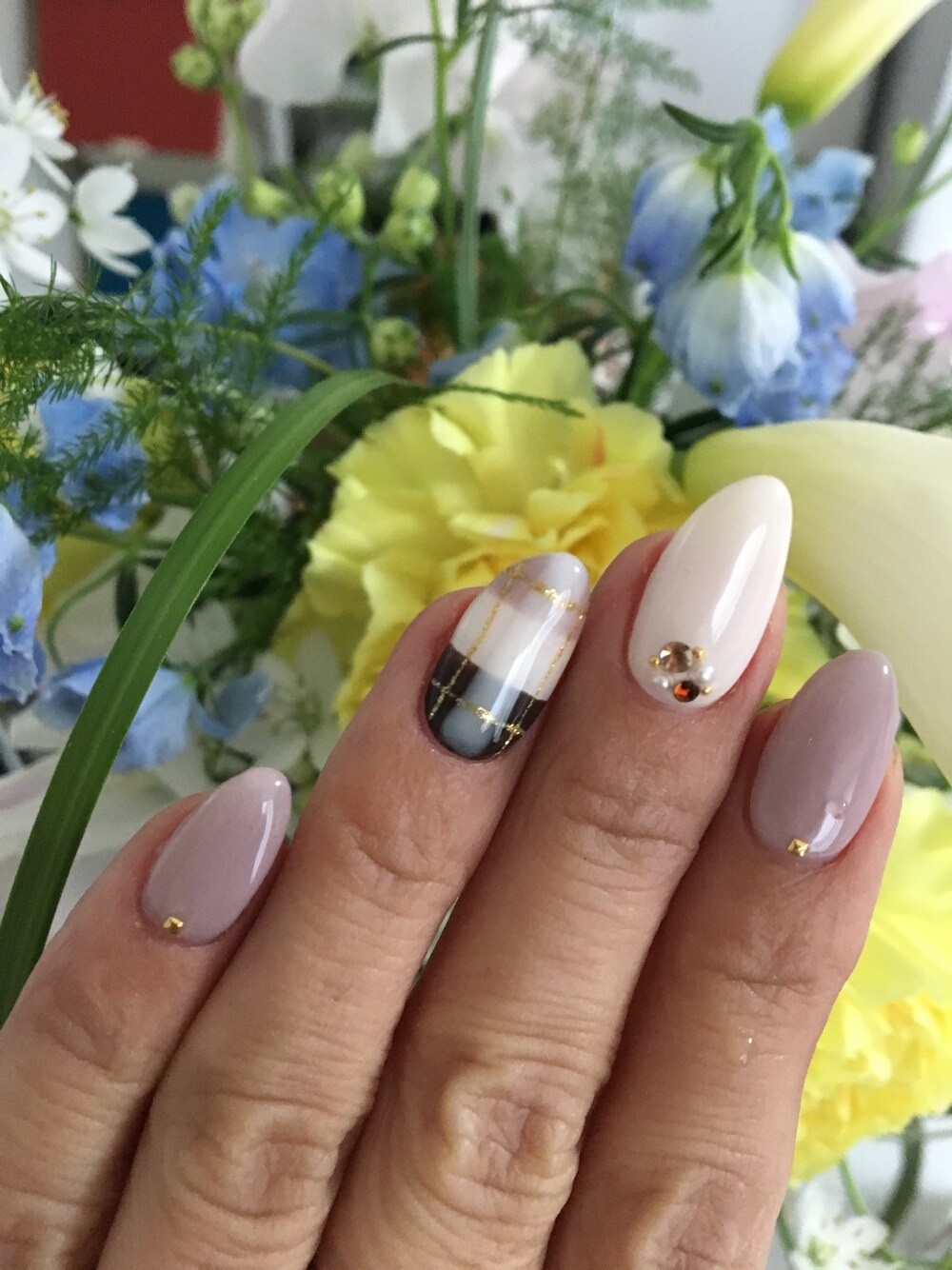 「ネイル」｜「NAILSのアイテム（その他、ベージュ系）」を使った、isopppyさん（レディース・160cm）の春コーディネートの1枚目の写真