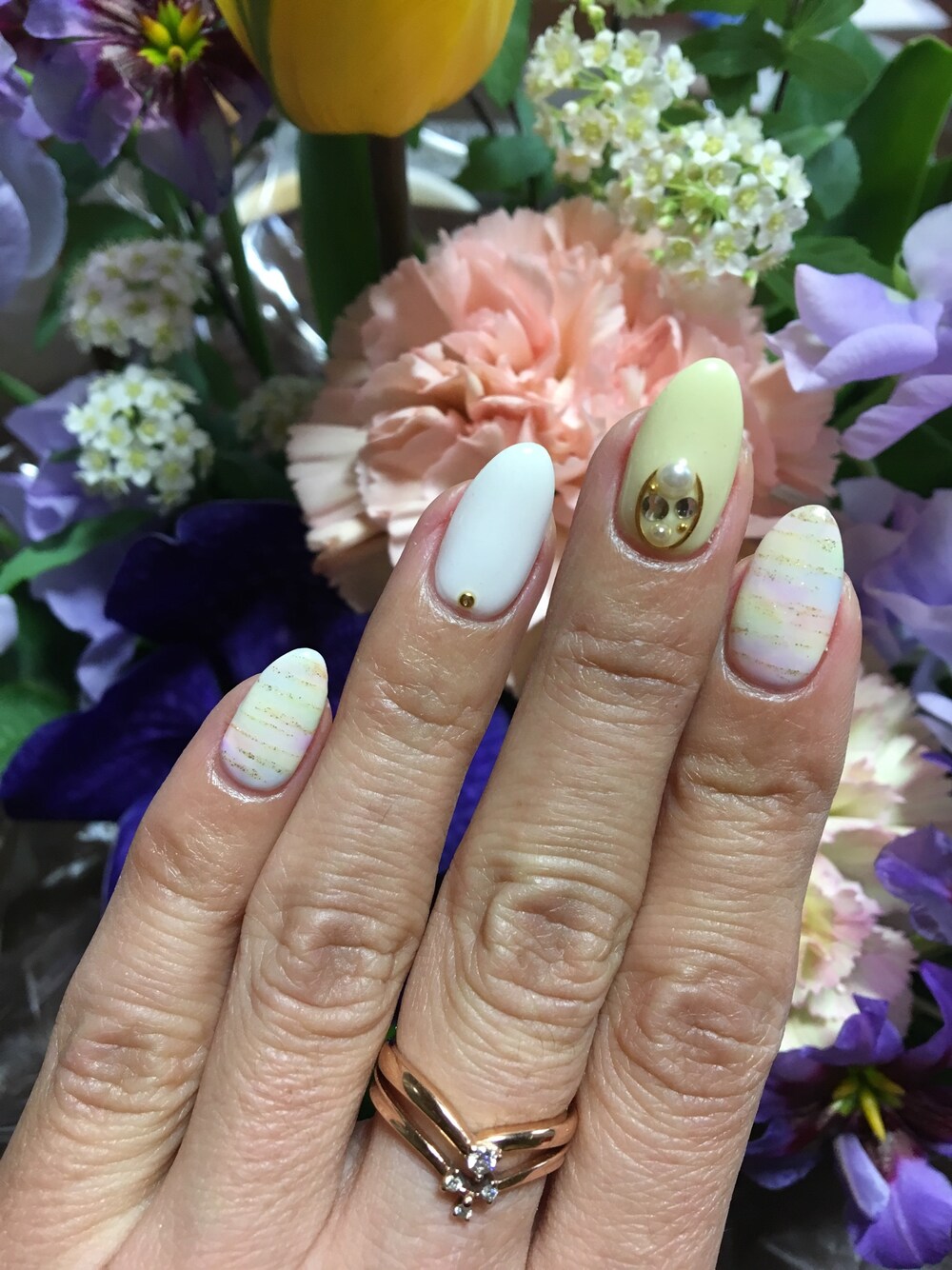 「ネイル」｜「NAILSのアイテム（その他、イエロー系）」を使った、isopppyさん（レディース・160cm）の春コーディネートの1枚目の写真