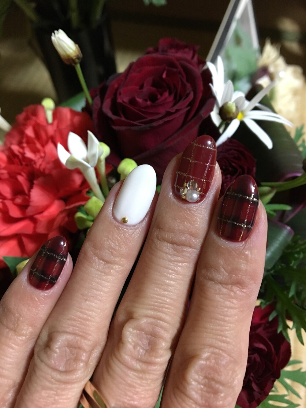 「ネイル」｜「NAILSのアイテム（その他、レッド系）」を使った、isopppyさん（レディース・158cm）の春コーディネートの1枚目の写真
