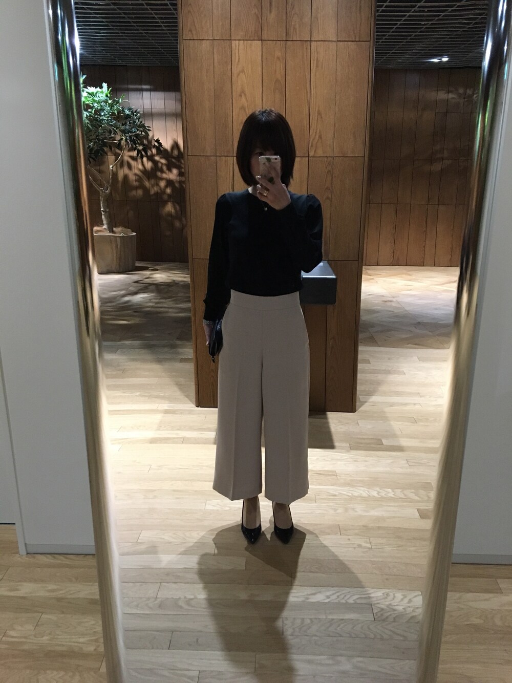 「yellow」｜「Jewel Changesの★JOC センタープレス ワイドパンツ（その他パンツ、ベージュ系）」を使った、isopppyさん（レディース・60cm）の春コーディネートの1枚目の写真