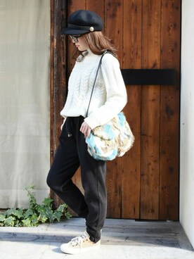「PLAIN CLOTHING（プレーンクロージング）のアイテム（ショルダーバッグ）」を使った、chikaさん（レディース・153cm）の冬コーディネート