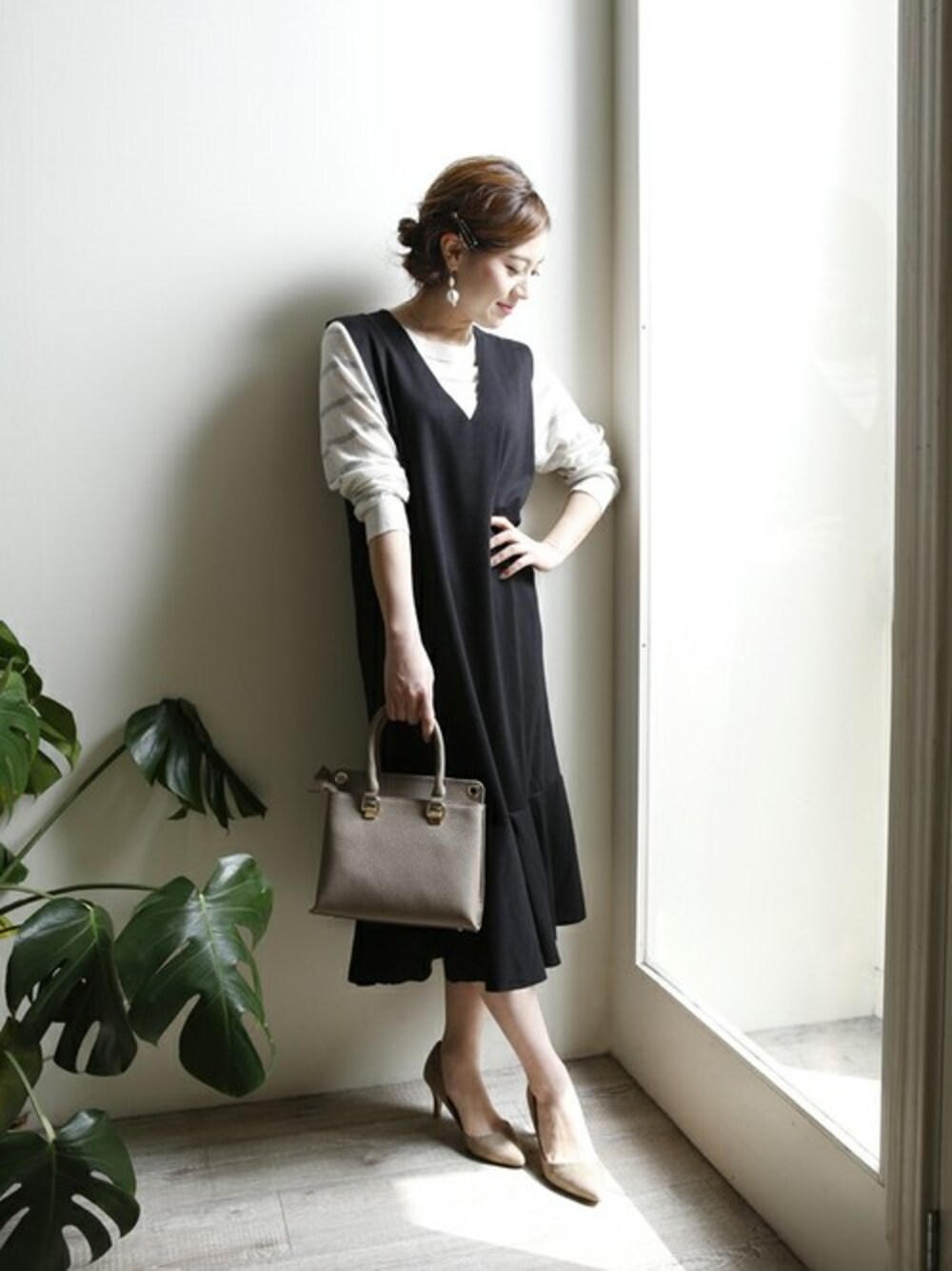 「plainclothing、WEB限定、プレクロ」｜「PLAIN CLOTHINGの裾ラッフルワンピース【PLAIN CLOTHING】（ワンピース、ブルー系）」を使った、chikaさん（レディース・153cm）の春コーディネートの1枚目の写真