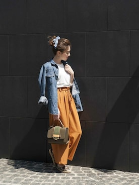 「アイテム（ハンドバッグ、グリーン系）」を使った、chikaさん（レディース・153cm）の春コーディネート