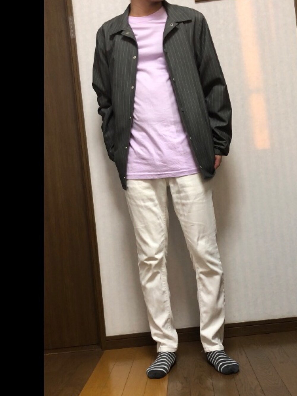 「H&M DIVIDEDのアイテム（Tシャツ/カットソー、パープル系）」を使った、なっしーさん（メンズ・162cm）の秋コーディネートの1枚目の写真