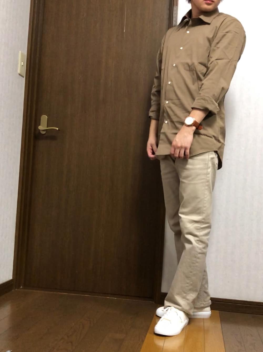「GUのアイテム（シャツ/ブラウス、ブラウン系）」を使った、なっしーさん（メンズ・162cm）の秋コーディネートの1枚目の写真