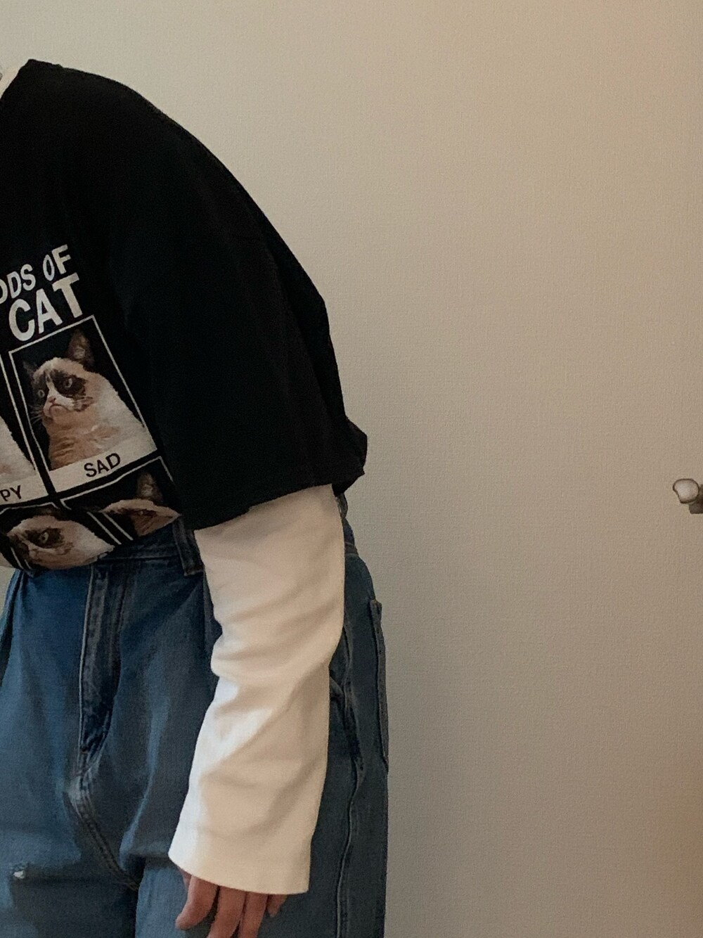 「古着のアイテム（Tシャツ/カットソー、ブラック系）」を使った、マルカさん（レディース・162cm）の春コーディネートの1枚目の写真