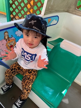 「H&M（エイチ・アンド・エム）のアイテム（Tシャツ/カットソー、ホワイト系）」を使った、ruirui2019さん（キッズ・80cm）の春コーディネート