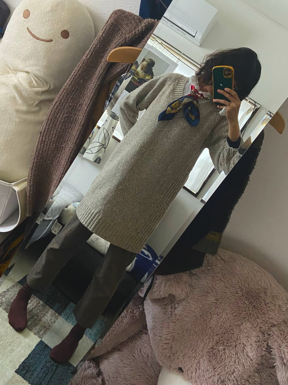 「今日のコーデ、女子会、フカーフ、チュニック、チュニックワンピ、ブラウス、ストッキング素材な靴下、プチプラコーデ」｜「UNIQLOのアイテム（チュニック、ベージュ系）」を使った、sen1097(フォロバ100%)さん（レディース・160cm）の冬コーディネートの1枚目の写真