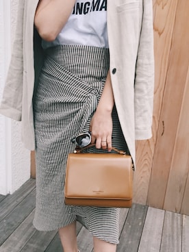 「Illesteva（イレステーバ）のアイテム」を使った、伊地知朋子さん（レディース・153cm）の春コーディネート