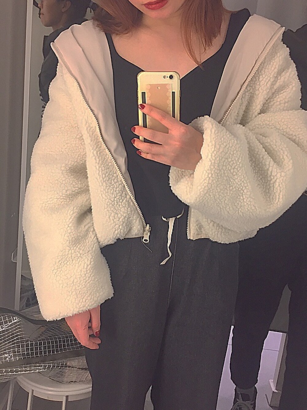 「w closetのリバーシブルボアフードブルゾン（ブルゾン、ホワイト系）」を使った、電波ルルさん（レディース・158cm）の冬コーディネートの1枚目の写真