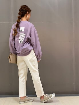 スニーカーを使った 後ろ姿 の人気ファッションコーディネート Wear