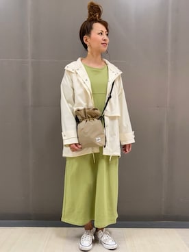 「ワンピース×スニーカー」｜「アイテム（ブルゾン）」を使った、MEGさん（レディース・160cm）の春コーディネート