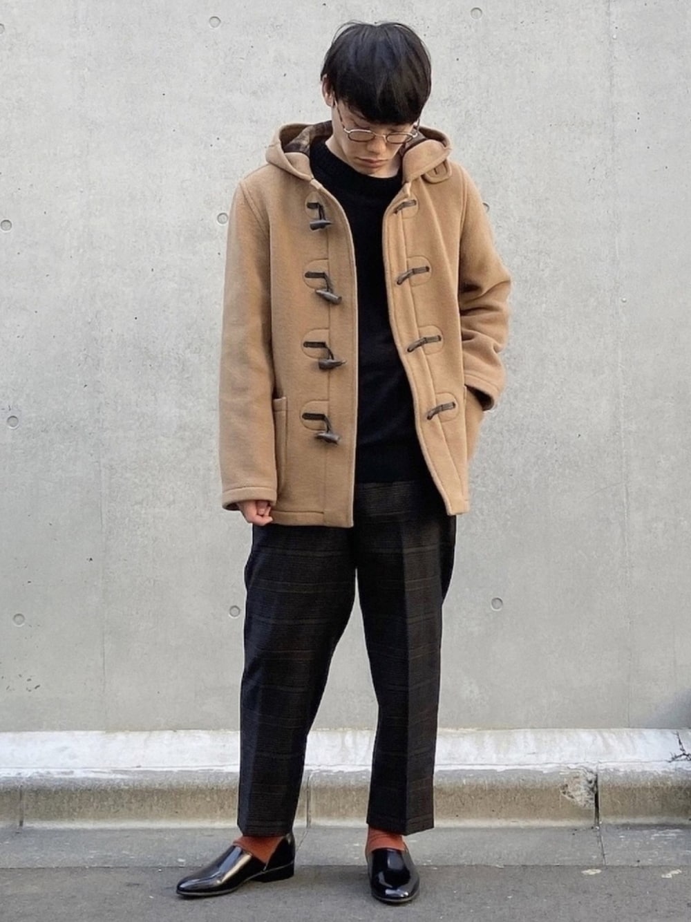 「冬アウター着回しチャレンジ、LONDON Tradition、UNIQLO、UNIQLO U、Steven Alan、HARUTA、スポックシューズ、赤ソックス、ダッフルコート、低身長」｜「Steven Alanのアイテム（パンツ、ブラウン系）」を使った、yukkii_さん（メンズ・161cm）の冬コーディネートの1枚目の写真
