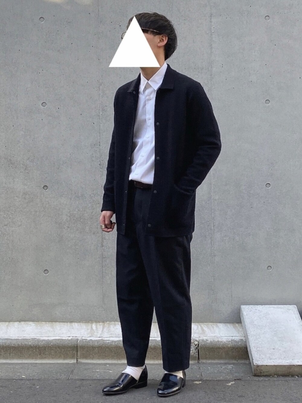 「COS、thomas mason、HARUTA、スポックシューズ、UNIQLO、UNIQLO U、テーパードパンツ、低身長、ニットジャケット、ネイビー」｜「HARUTAのHARUTA　ハルタ　スポックシューズ　850（ドレスシューズ、ブラック系）」を使った、yukkii_さん（メンズ・161cm）の冬コーディネートの1枚目の写真
