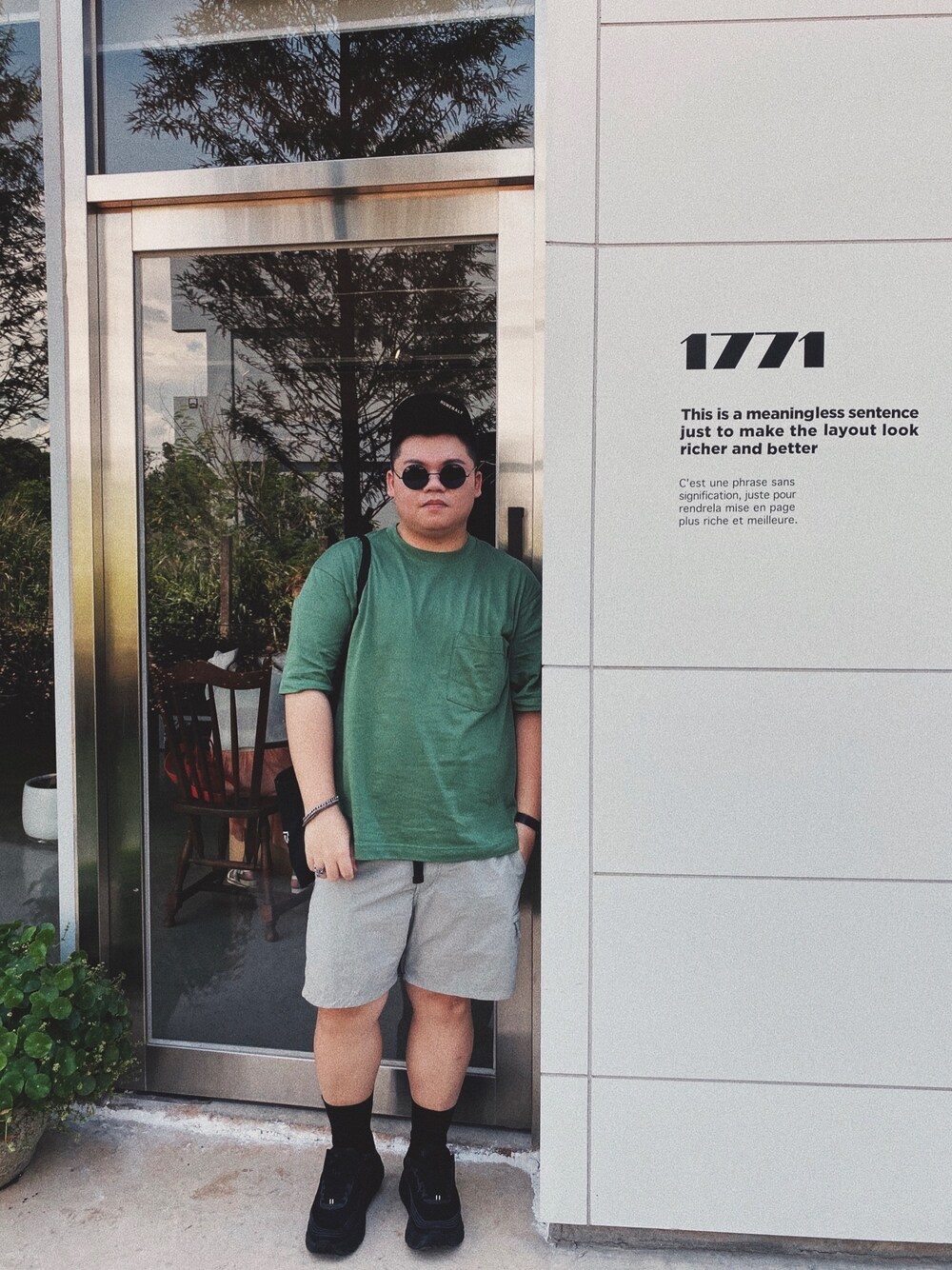 「UNIQLOのアイテム（Tシャツ/カットソー、グリーン系）」を使った、KANGさん（メンズ・170cm）の夏コーディネートの1枚目の写真