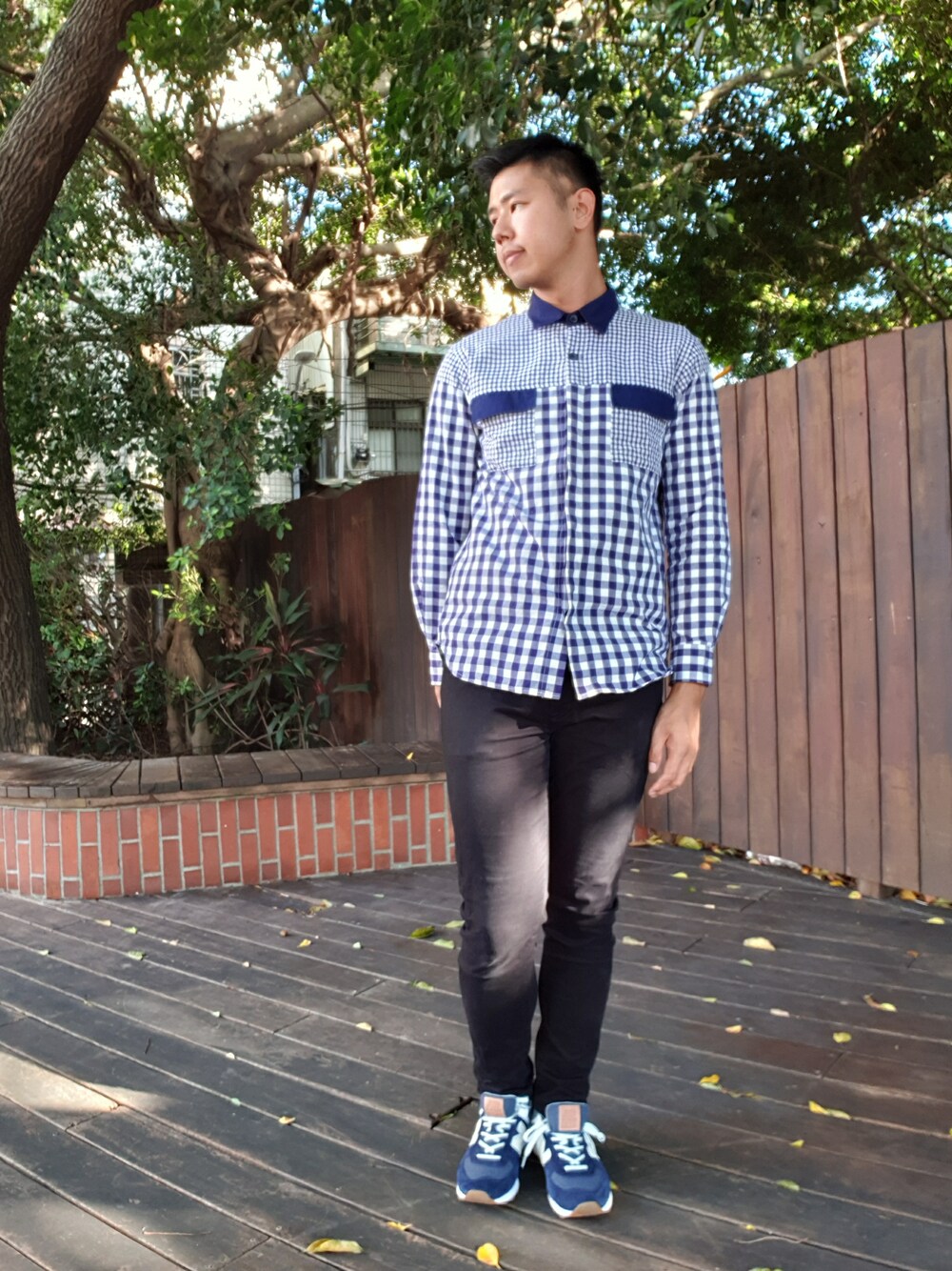 「Dark blue Gingham brick shirt（シャツ/ブラウス、ブルー系）」を使った、ElioChiangさん（メンズ・180cm）の秋コーディネートの1枚目の写真