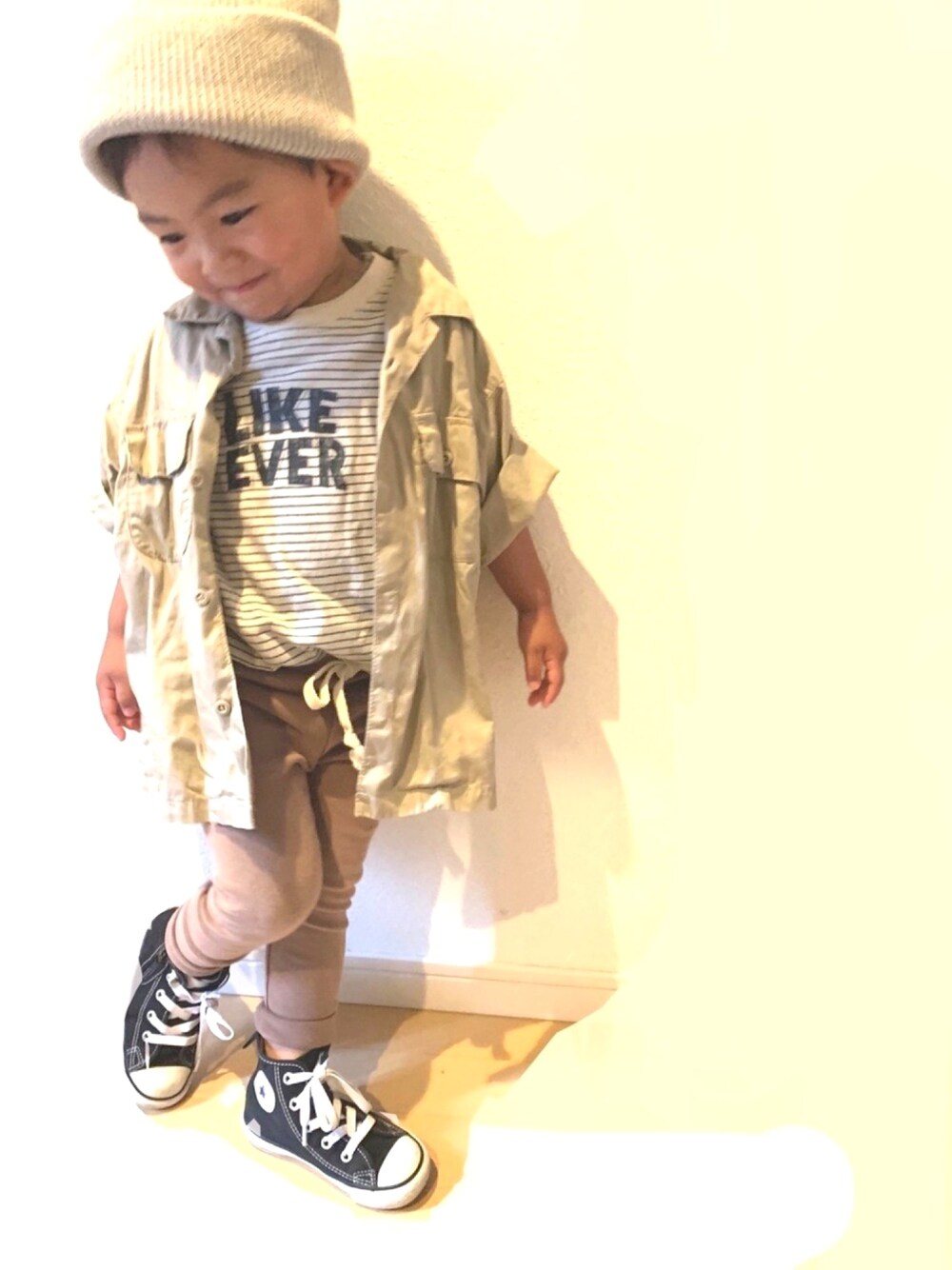 「雨の日コーデ、夏だ！Tシャツ着よう！、ビッグシルエット、コンバース、プチプラ、夏コーデ、ボーダー、韓国ファッション、フェススタイル、ベージュ」｜「GUのアイテム（シャツ/ブラウス、ベージュ系）」を使った、REiさん（キッズ・74cm）の夏コーディネートの1枚目の写真