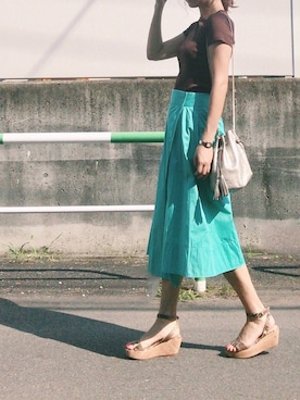 「Drawer（ドゥロワー）のアイテム（スカート）」を使った、hito.wearさん（レディース・164cm）の夏コーディネート