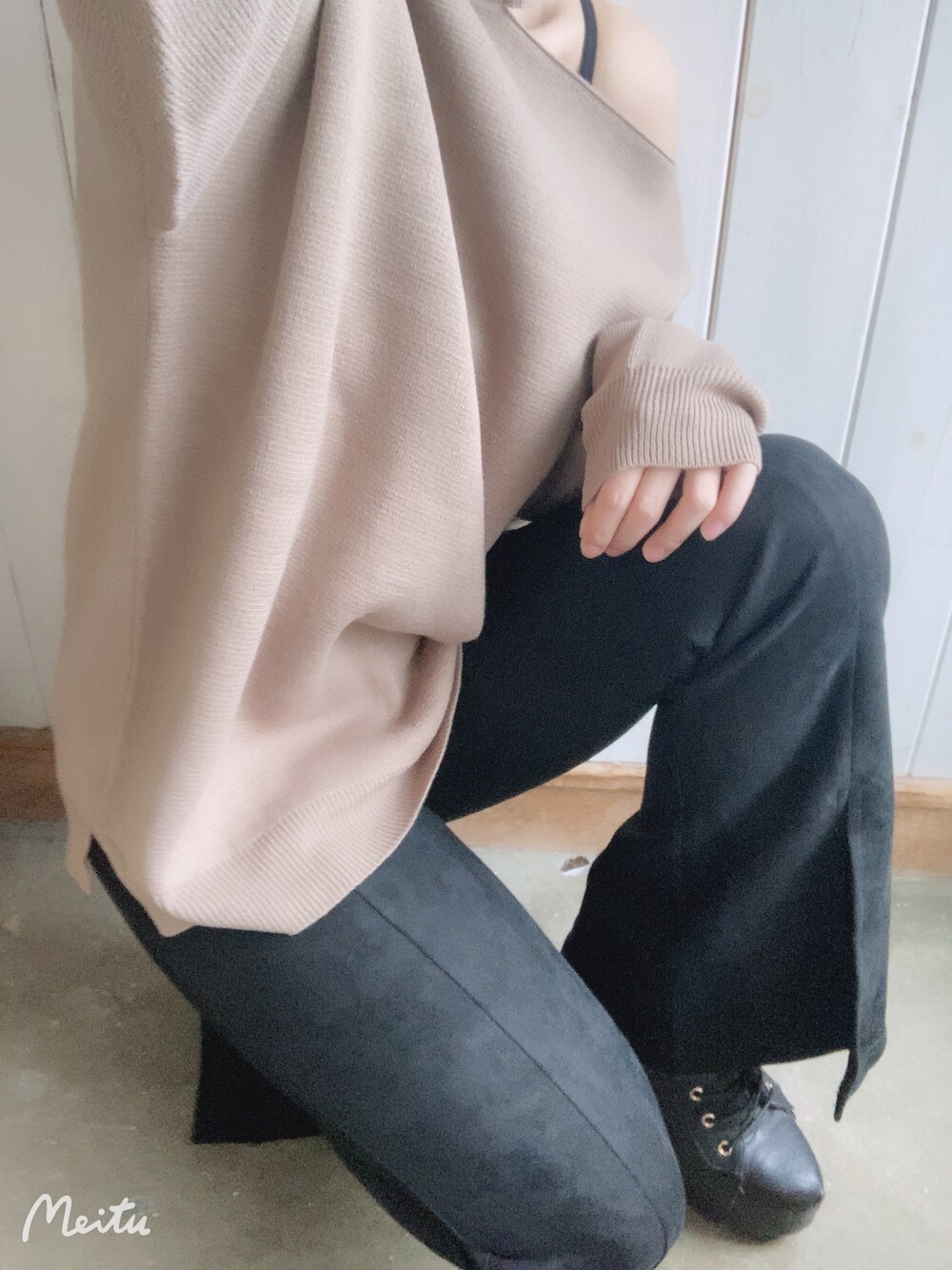 「ANAPのアシンメトリーネックニット（ニット/セーター、ベージュ系）」を使った、U!さん（レディース・156cm）の冬コーディネートの1枚目の写真