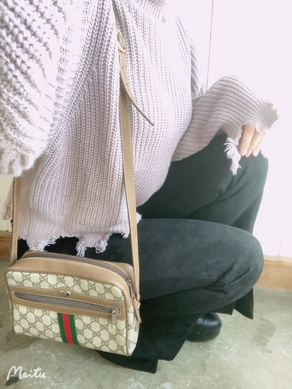 「ANAPのハイネックダメージニット（ニット/セーター、パープル系）」を使った、U!さん（レディース・156cm）の冬コーディネートの1枚目の写真