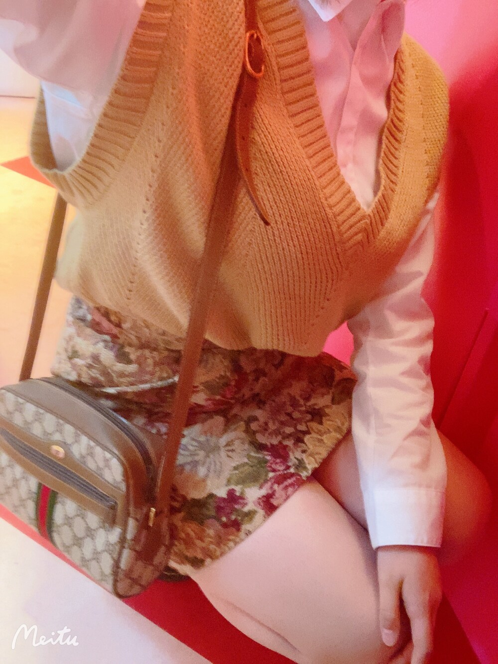 「GUCCIのGucci Ophidia Medium GG Supreme Camera Crossbody Bag（ショルダーバッグ、ベージュ系）」を使った、U!さん（レディース・156cm）の春コーディネートの1枚目の写真