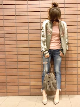 「Ungrid（アングリッド）のフレイドヘムストスリ（デニムパンツ）」を使った、misaさん（レディース・165cm）の春コーディネート