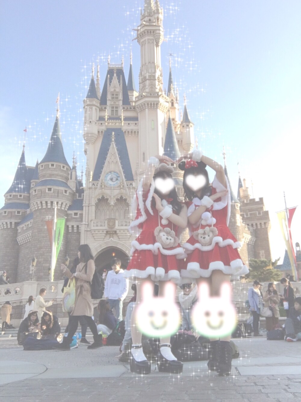「サンタコス、コスプレ、クリスマス、ディズニーランド、ディズニー、シェリーメイ、双子コーデ、ミニー」｜「WEGOのアイテム（パンプス、ブラック系）」を使った、るるさん（レディース・153cm）の冬コーディネートの1枚目の写真