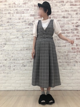 「グレンチェック」｜「アイテム（ジャンパースカート）」を使った、INKWELLさん（レディース・164cm）の秋コーディネート