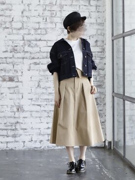 「秋のブラウンスタイル」｜「アイテム（デニムジャケット）」を使った、INKWELLさん（レディース・164cm）の秋コーディネート