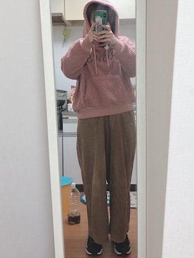 「SHOO・LA・RUE（シューラルー）のアイテム（パーカー、ピンク系）」を使った、miinaamii!!さん（レディース）の秋コーディネート
