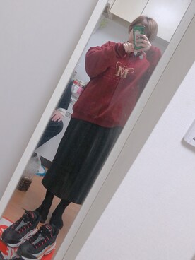 「古着のアイテム（スウェット、レッド系）」を使った、miinaamii!!さん（レディース）の冬コーディネート