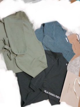 「w closet（ダブルクローゼット）のFILA ハイネックロンT（Tシャツ/カットソー、ブラック系）」を使った、miinaamii!!さん（レディース）の冬コーディネート