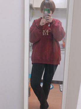 「古着のアイテム（スウェット、レッド系）」を使った、miinaamii!!さん（レディース）の冬コーディネート