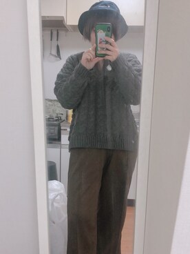 「PAGEBOY（ページボーイ）のケーブルキーネックプルオーバー（ニット/セーター、グレー系）」を使った、miinaamii!!さん（レディース）の冬コーディネート