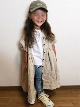 「CONVERSE（コンバース）のKIDS コンバース First☆Star ハイカット KHI（スニーカー、ホワイト系）」を使った、momoさん（キッズ・100cm）の秋コーディネート