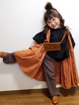 「petit main（プティマイン）のアイテム（パンツ、ブラウン系）」を使った、momoさん（キッズ・100cm）の秋コーディネート