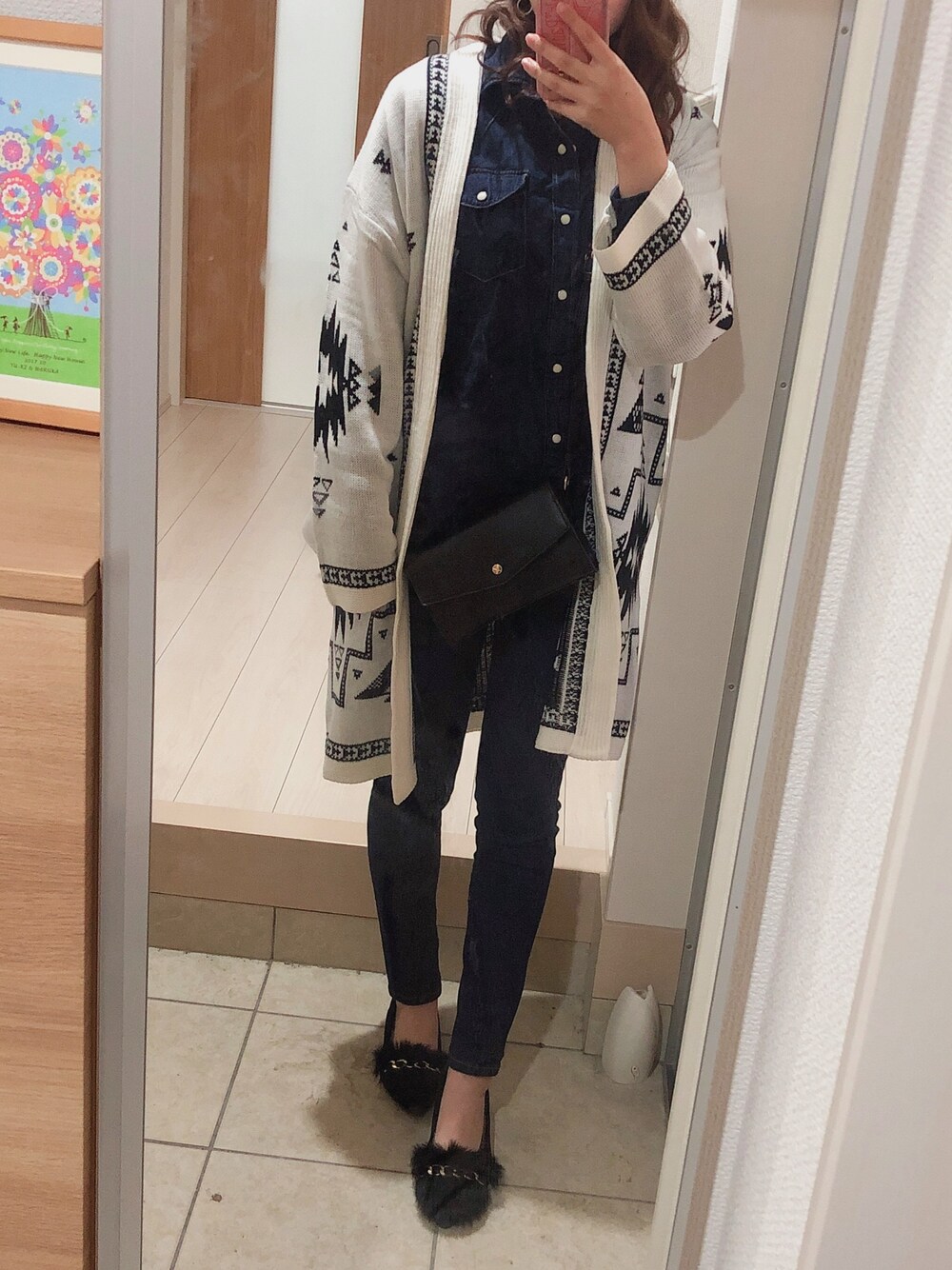 「カジュアルコーデ、サーフ、デニム オン デニム、子連れファッション」｜「AZUL by moussyのアイテム（デニムパンツ、ブルー系）」を使った、haruさん（レディース・157cm）の春コーディネートの1枚目の写真