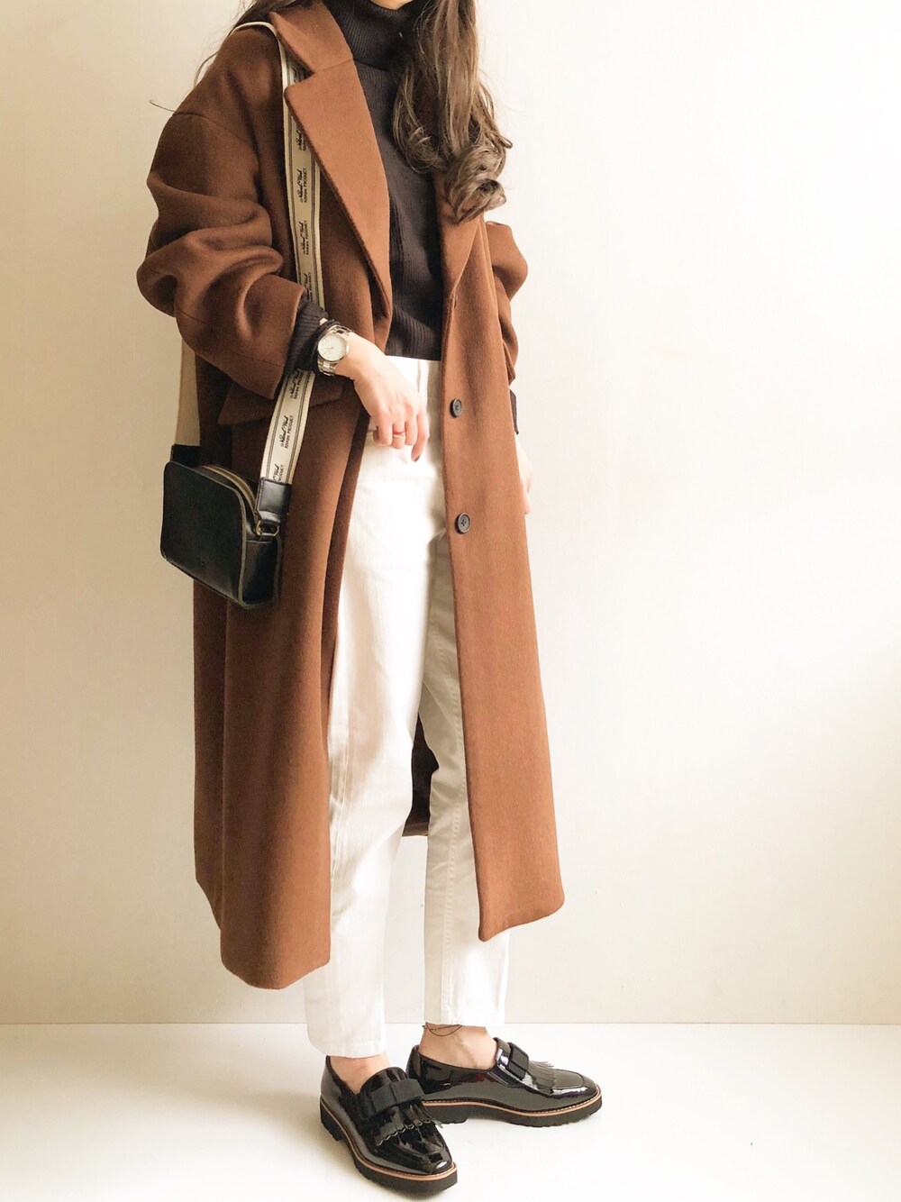 「冬アウター着回しチャレンジ、着回しコーデ、カジュアルコーデ、冬アウター、ootd、カジュアル、シンプル、シンプルコーデ、ママコーデ、冬コーデ」｜「LOWRYS FARMのスーピマタートル　777990（ニット/セーター、ブラック系）」を使った、Ayumiさん（レディース・157cm）の冬コーディネートの1枚目の写真