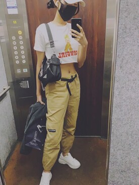 「Bershka（ベルシュカ）のアイテム（チノパンツ、ベージュ系）」を使った、Natsuさん（レディース・170cm）の夏コーディネート