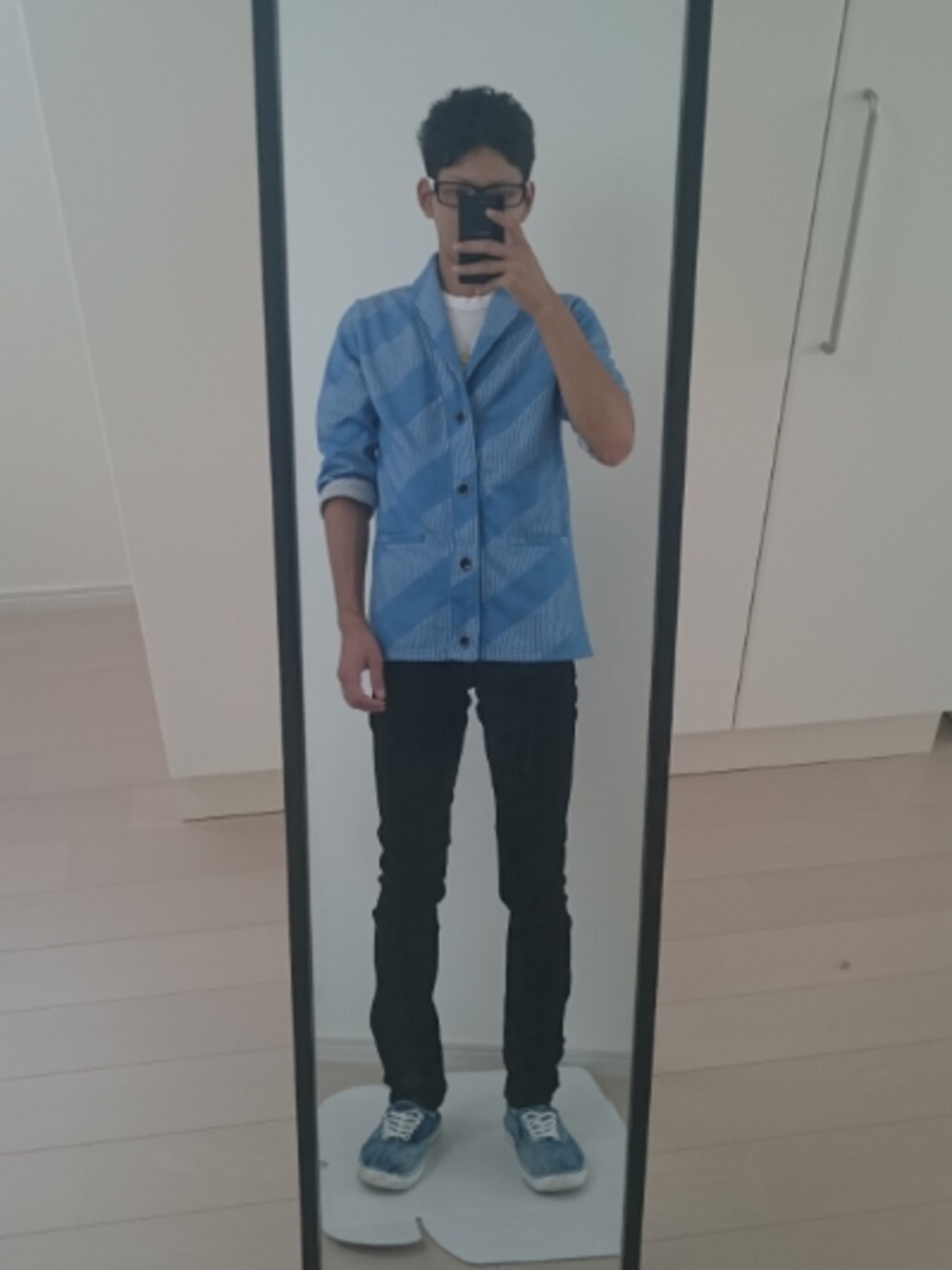 「今日のコーデ、七分袖、ワッフルクルーネックＴ、VANS、ユニクロ、ブラック、青、スニーカー、夏コーデ」｜「VANSのアイテム（スニーカー、ブルー系）」を使った、ポン太ろうさん（メンズ・165cm）の秋コーディネートの1枚目の写真