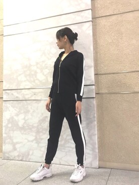 「部屋着」｜「アイテム（ジャージ）」を使った、ゆりさんさん（レディース・162cm）の冬コーディネート