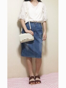 「古着屋のアイテム（デニムスカート、ブルー系）」を使った、はるさん（レディース・155cm）の春コーディネート