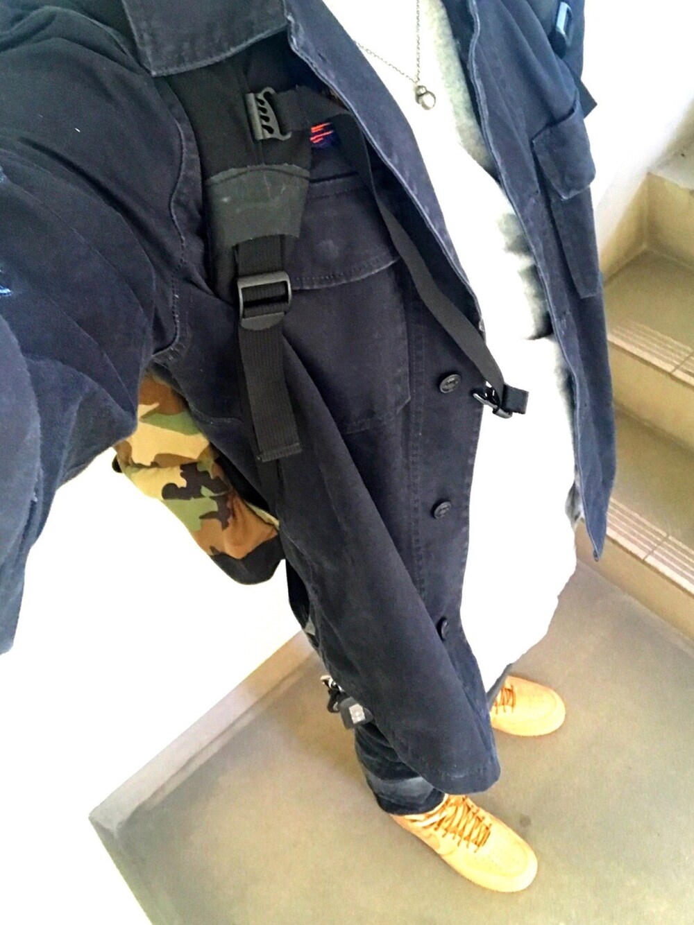 「supreme、NIKE、airforce1、ドラフトナイキ、ナイキ」｜「NIKEのNIKE ナイキ AIR FORCE 1 HIGH '07 LV8 WB 882096 200FLAX/FLAX（スニーカー、ベージュ系）」を使った、ちゃぴおさん（メンズ・169cm）の秋コーディネートの1枚目の写真