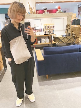 「仕事着」｜「アイテム（サロペット/オーバーオール）」を使った、madoka さん（レディース・152cm）の秋コーディネート